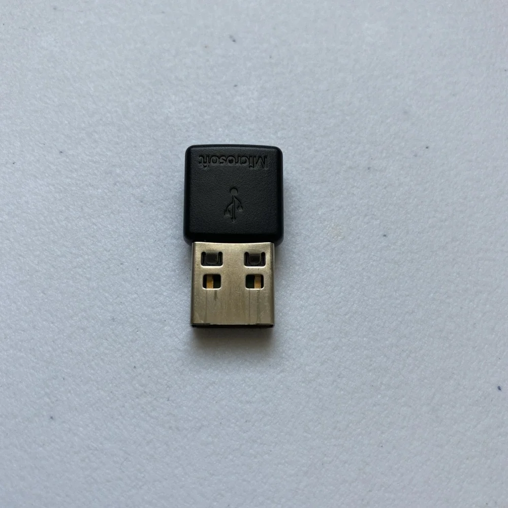 Microsoft - 900 Desktop Wireless Keyboard with USB Receiver - Works Great‎